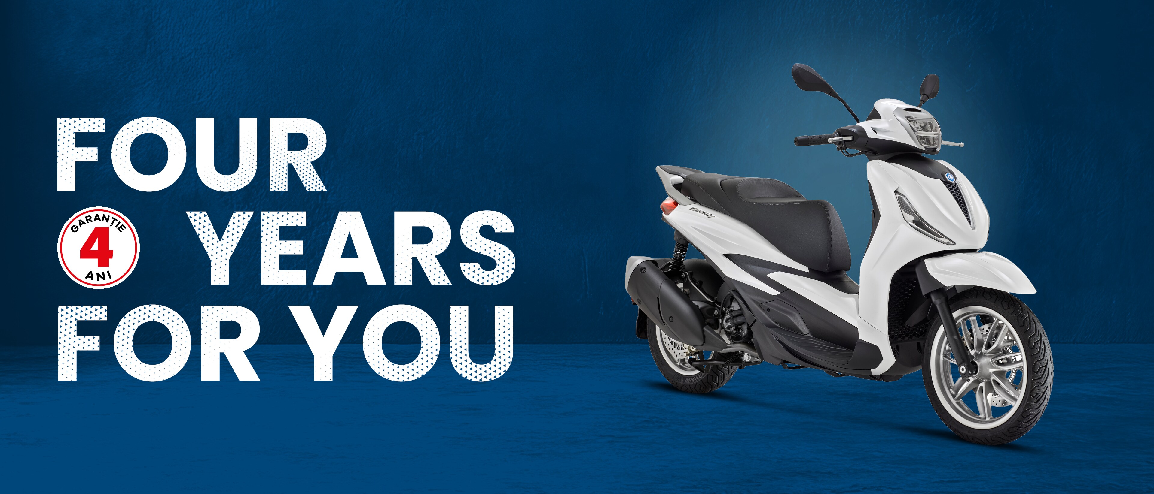 piaggio-hero heading d 3840x1646_ro.jpg